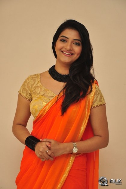 Kashmira-Kulkarni-at-Drushya-Kavyam-Movie-Success-Meet